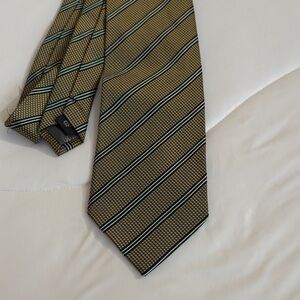 Elegant Gold and Black Striped Men's Tie
